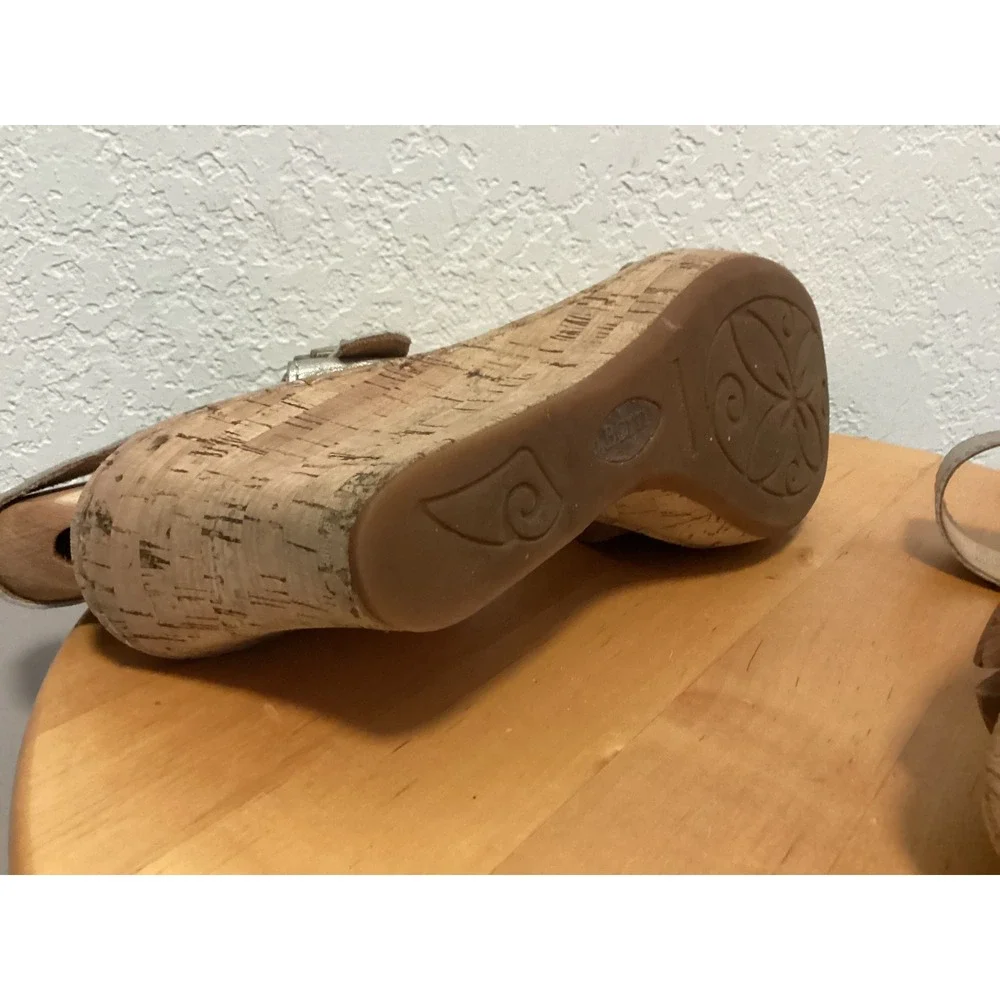 Born Wedge Sandals Womens 9 Silver Metallic Leather Cork Platform F46330